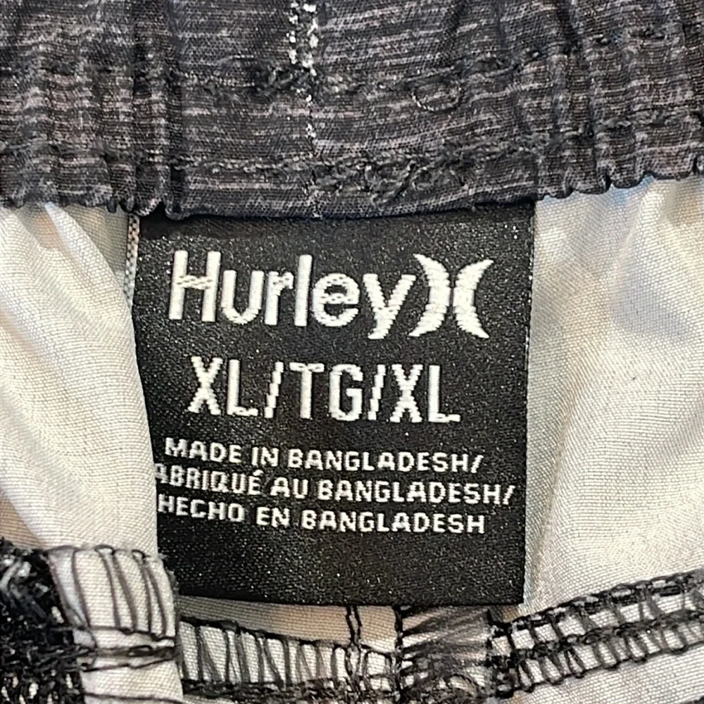 HURLEY SIZE XL , SEE MEASUREMENTS, Men's Black/Gray Shorts
